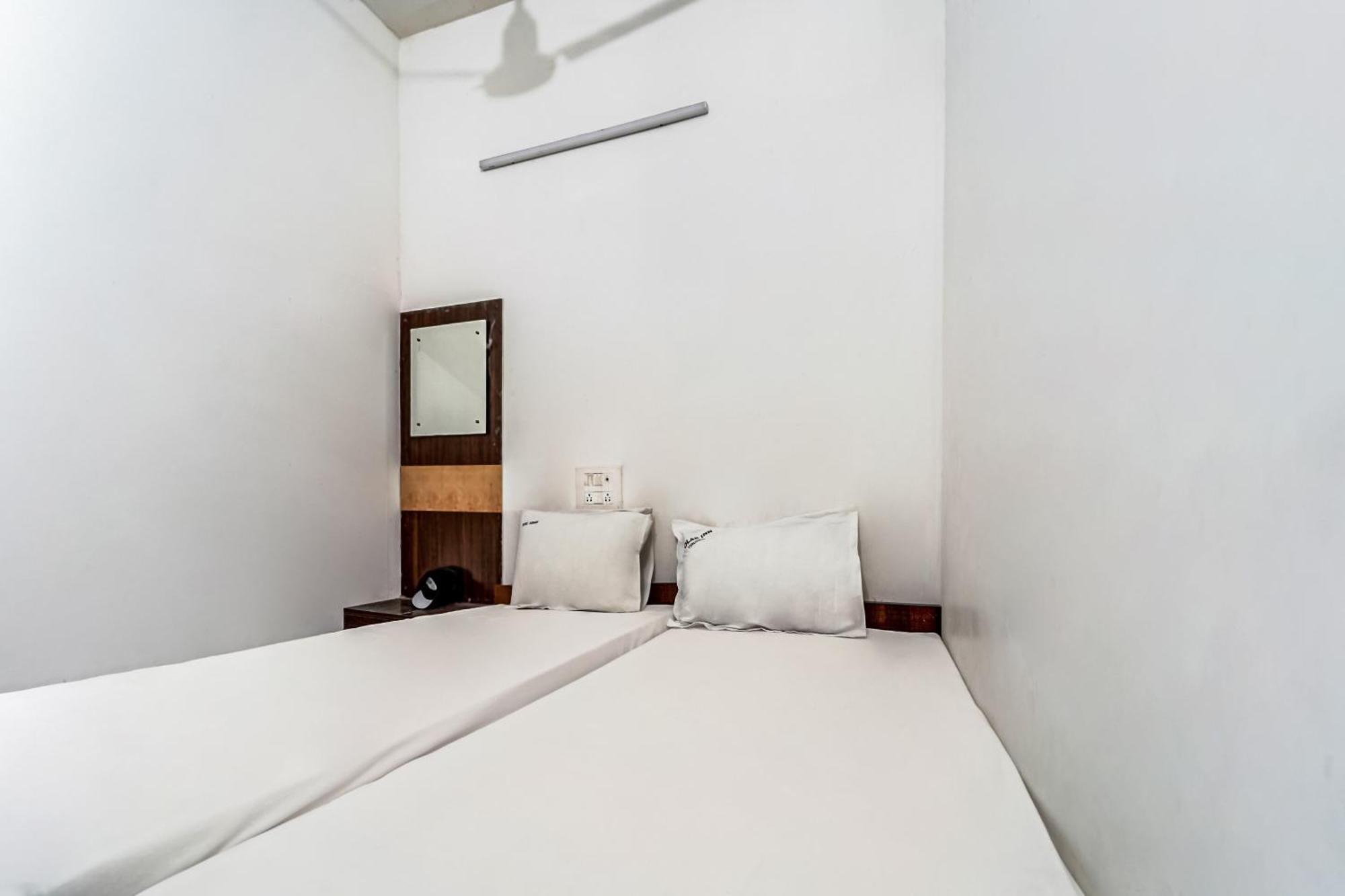 Hotel O Solar Inn ตีรูปาติ ภายนอก รูปภาพ