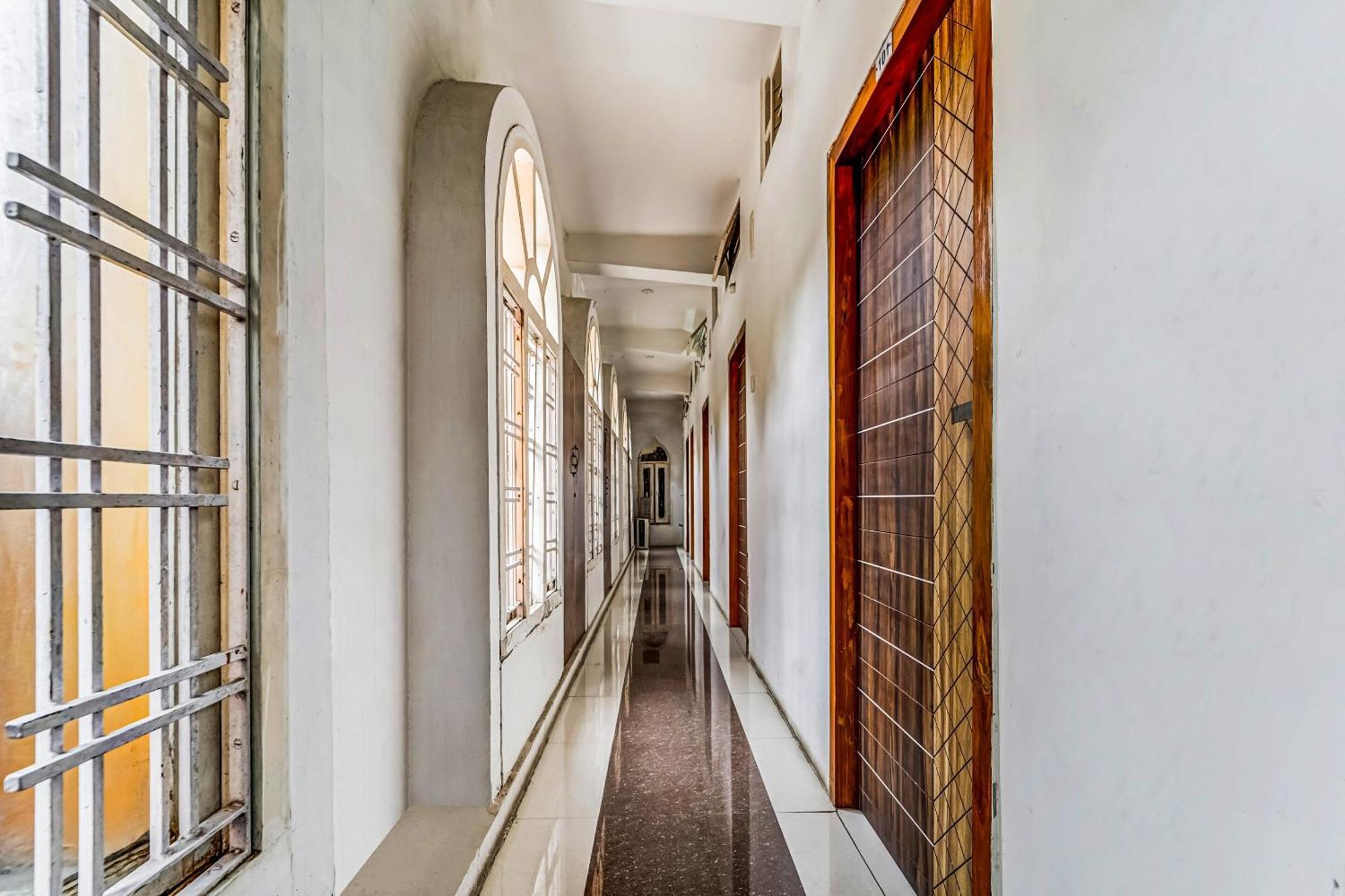 Hotel O Solar Inn ตีรูปาติ ภายนอก รูปภาพ