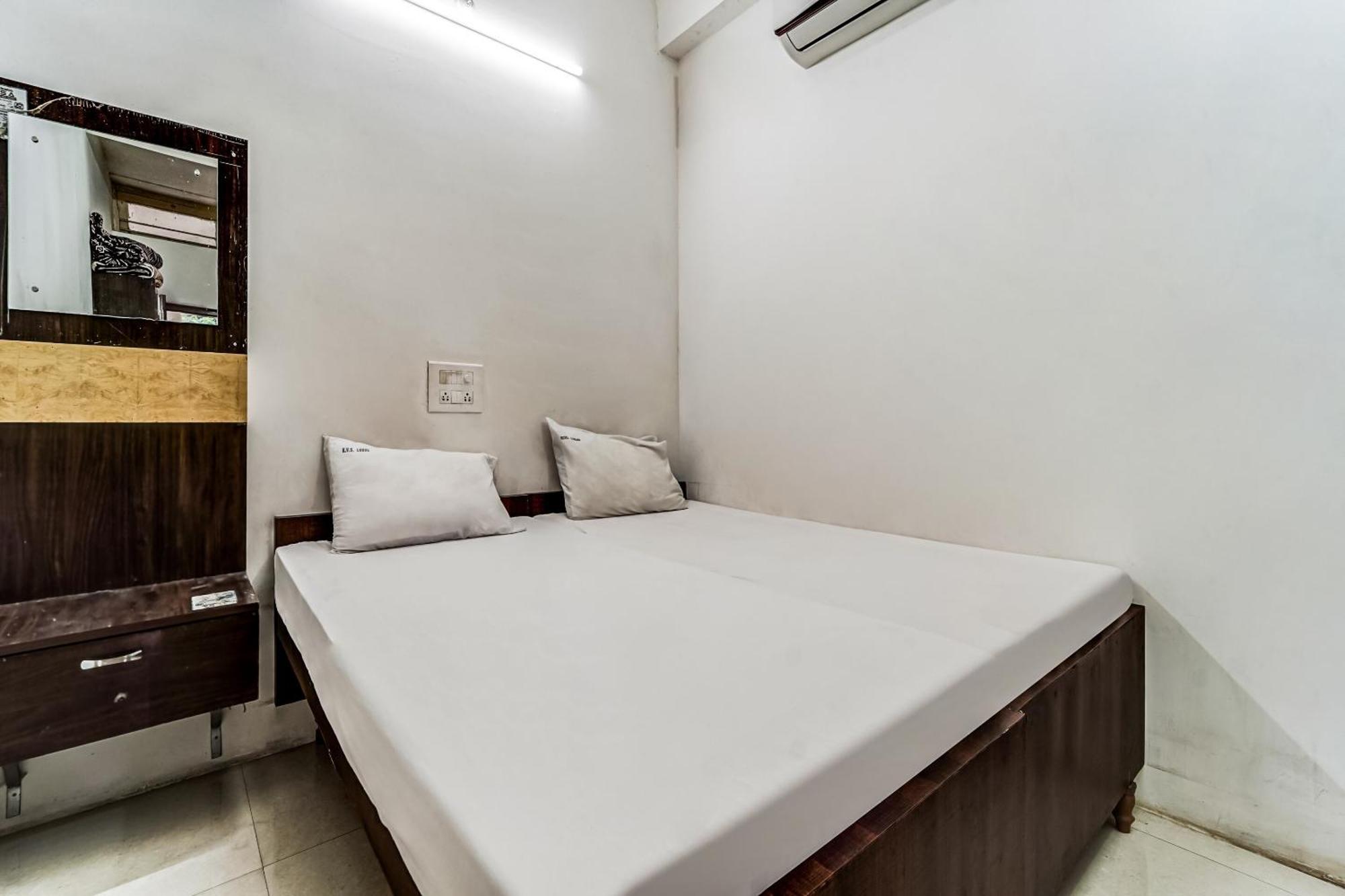 Hotel O Solar Inn ตีรูปาติ ภายนอก รูปภาพ
